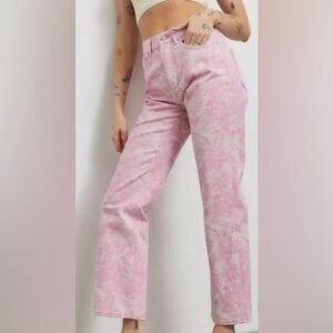 uo BDG❤️‍🔥❤️‍🔥women’s cowboy jeans
Valentine’s Day pants! 
Pink pattern